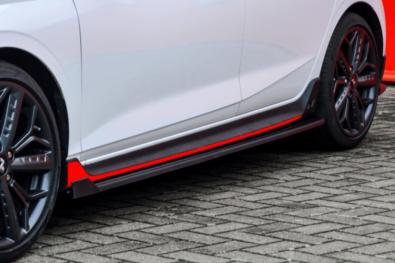 Cup side skirts with wing in front for Hyundai I20N Performance