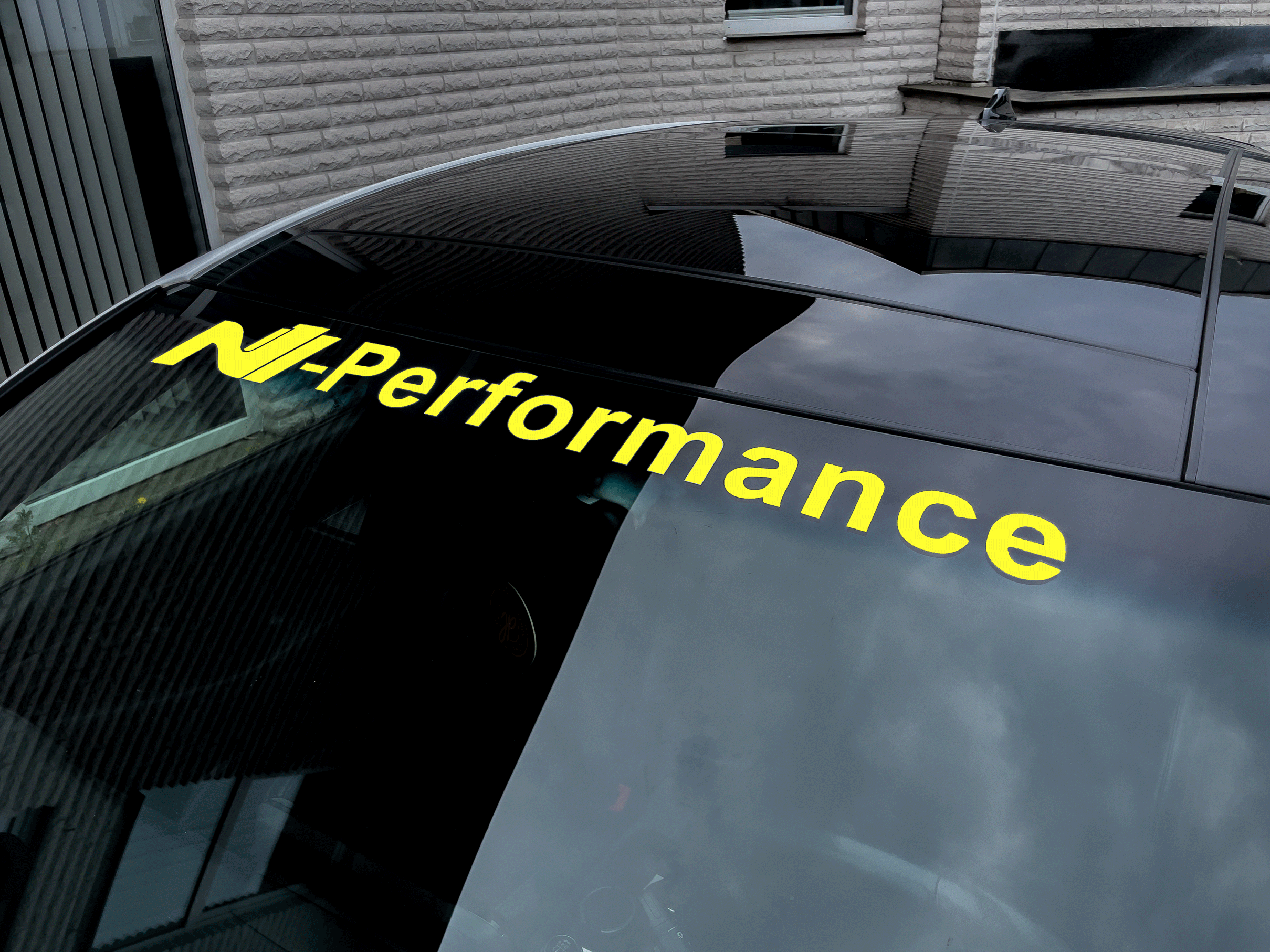 N-Performance Scheibenaufkleber