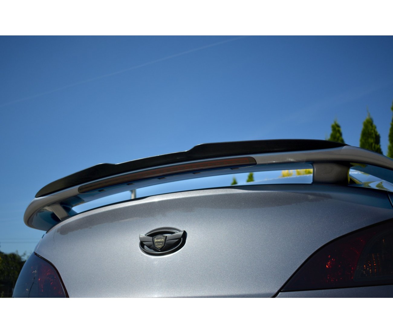 Rear spoiler attachment tear-off edge for Hyundai Genesis Coupe