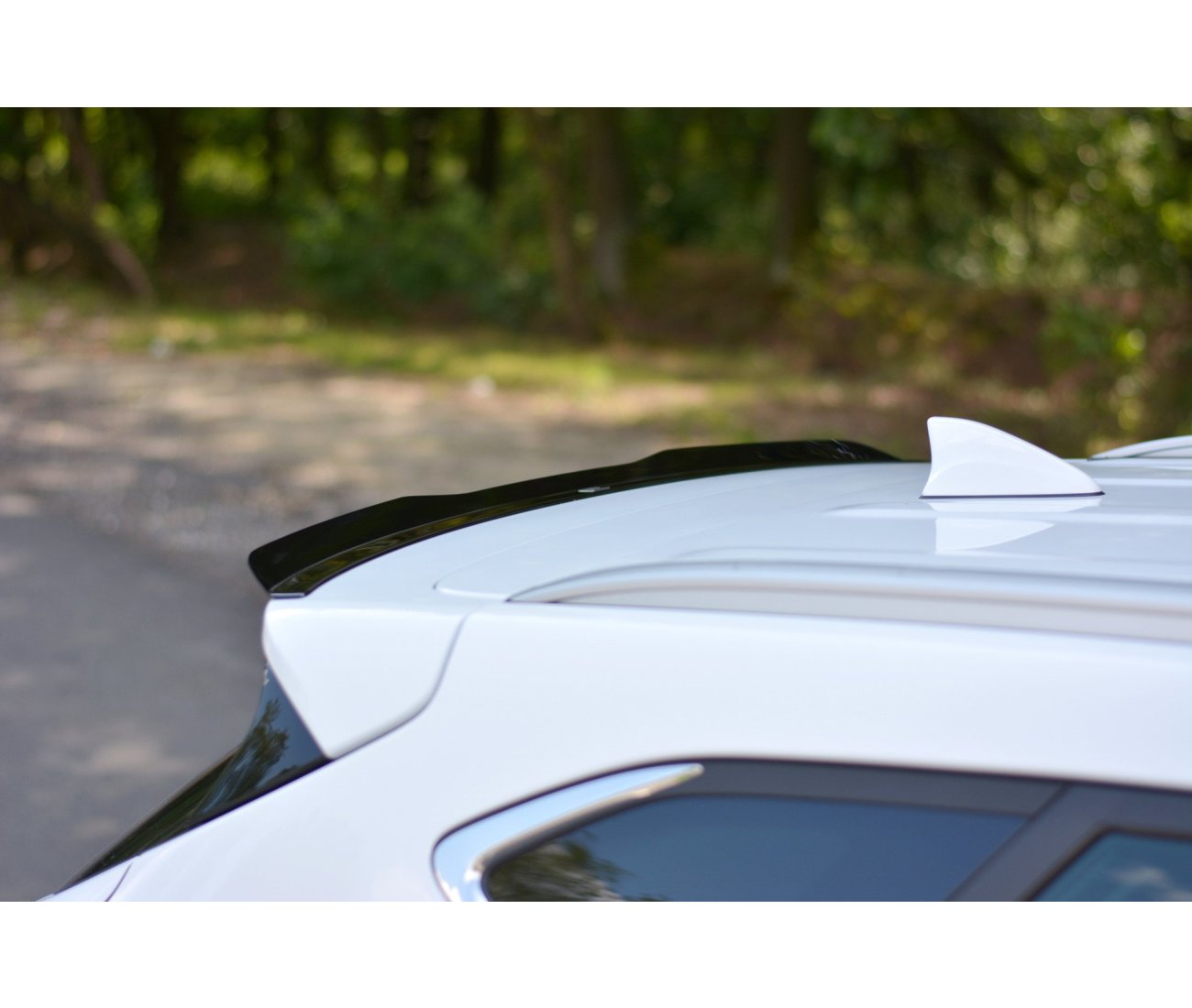 Rear spoiler attachment tear-off edge for Hyundai Tucson Facelift